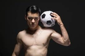 洛杉矶快船以131-116击败黄蜂，哈登55分刷新个人得分纪录，成为首位在两支球队保持得分纪录的球员。